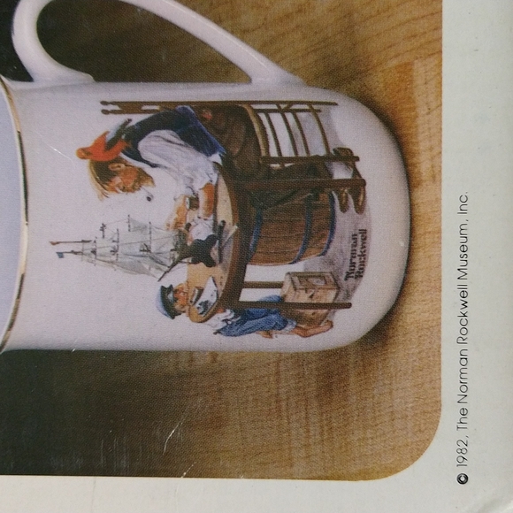 HOST PICK⭐Vintage 1982 Normal Rockwell Collector's Mug Set Trimmed In 24K Gold - Picture 4 of 5